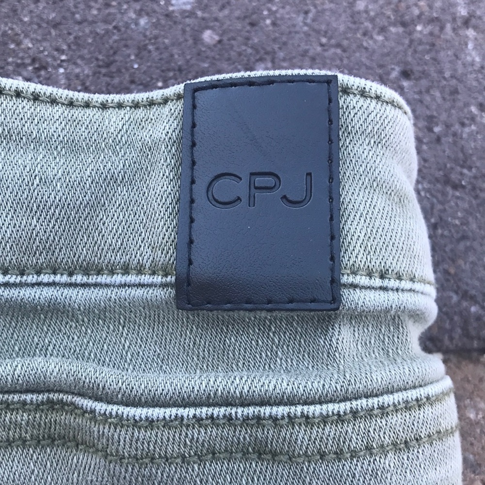 Shorts - Picture 5 of 8